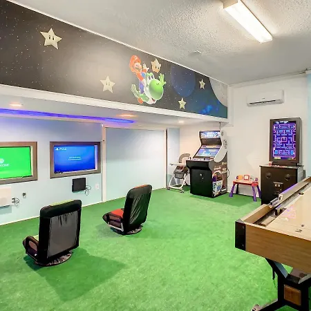 7 Bdr Family Themed Home With Mario Games Room And Free Pool Heat